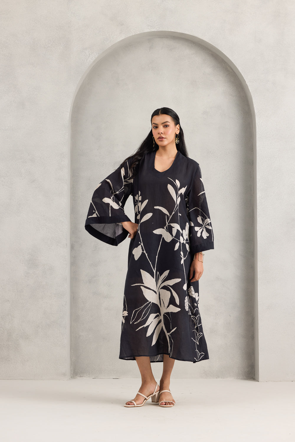 COOL SAGA DRESS